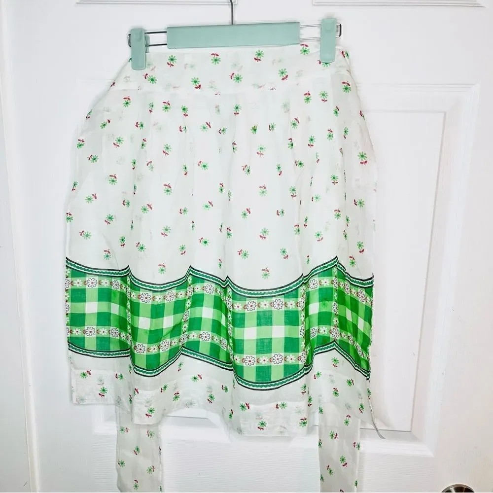 Floral Handmade Vintage Apron Skirt Tie Back Red Green White OS